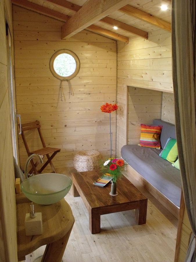 La Cabane Du Vieux Chene Susmiou Exterior photo